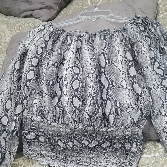 Top - Picture 4 of 7